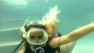 Blonde scuba pool fuck