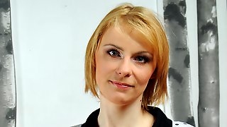 Mature Blond Hooker Elena Eats A Young..