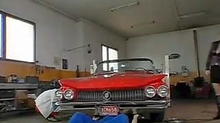 Saggy Milf DP in Garage