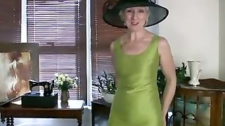 This mature mom shares her absolute..