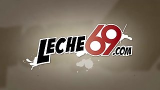 LECHE 69 The naive secretary