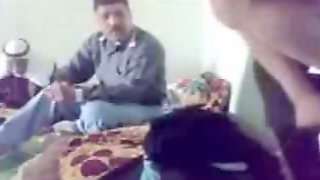 Hoca kadini kandirip sikiyor
