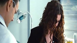 Anne Hathaway - Love And Other Drugs