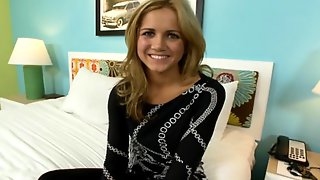 Cute porn beginner fucked for creampie