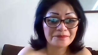 Amateur mexican milf fingering