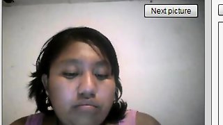 Pretty Mexican chick puts her lovely..