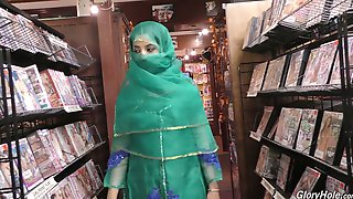Hot Pakistani chick Nadia Ali sucks big..