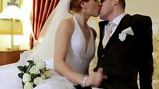 Terhead bride has fun before wedding