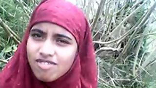 Bangladeshi Girl Showing Boobs and Pussy