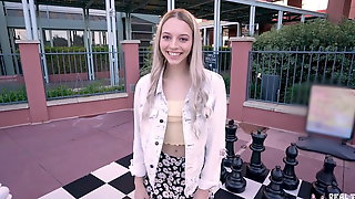Real Teens - Cute Blondie Lily Larimar..