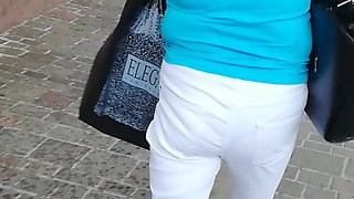 Candid Ass Milf Walking on the Street..